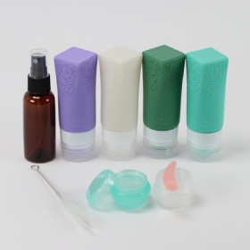TSA Approved Travel Bottles Set Travel Containers for Toiletries Leakproof Travel Spray Bottles